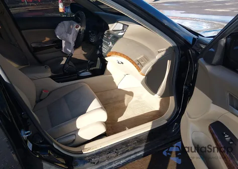 2010 Honda Accord 2.4 Ex z USA, uszkodzony, nr VIN 1HGCP2F76AA007590